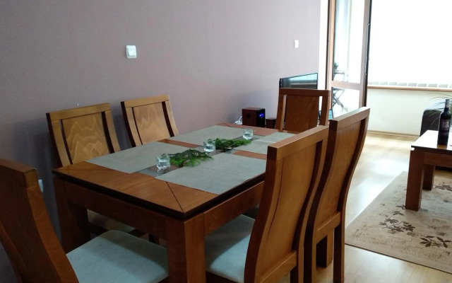 Pine Tree Apartment 2 - B7