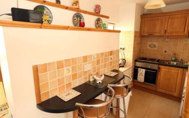Beezies Self Catering Cottages