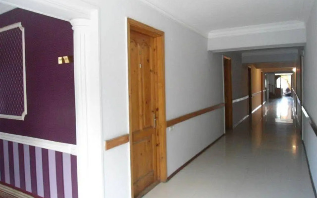 Hotel 444