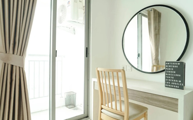 Modern Look And Comfy 2Br Apartment At M-Town Residence
