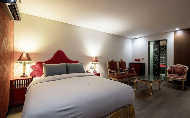 Nineth Hotel