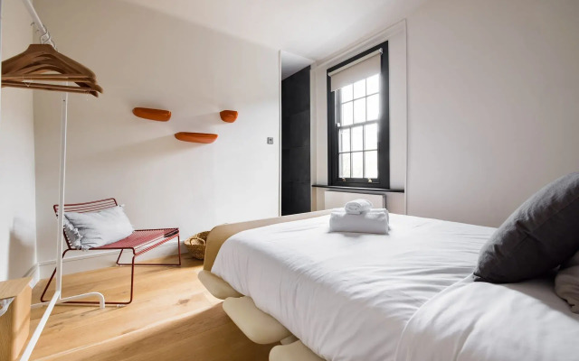 Stylish Georgian Townhouse w Sun Terrace Garden