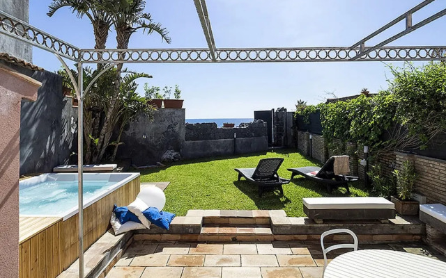 Luxurious Holiday Home in Acireale with Hot Tub