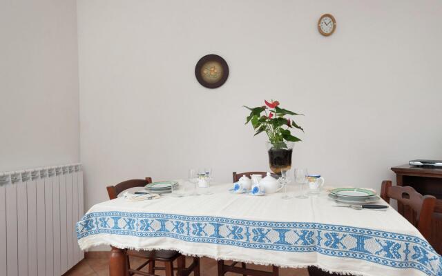 Stunning Farmhouse in Passignano with Swimming Pool