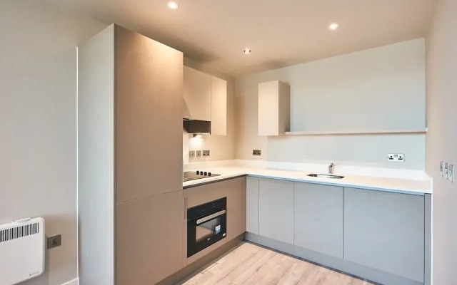 Seven Living Residences Bracknell - Luxurious Chic Apartments - Free Parking
