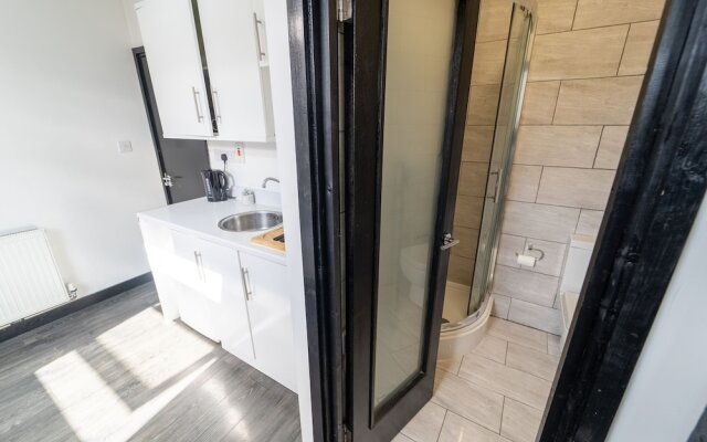 57 North Road Studios Near QE and UOB