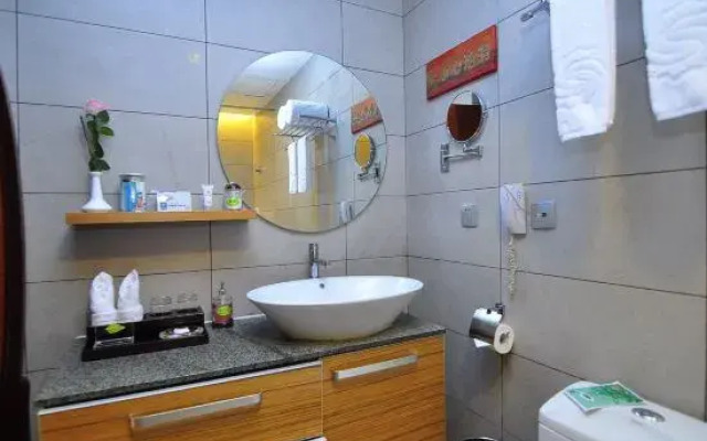 Qujing Yishi Yihe Hotel (Cuifeng Road, Qilin District)