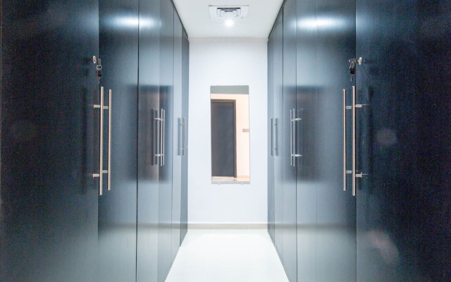 bnbme | SkyView Tower | 4 + Maids