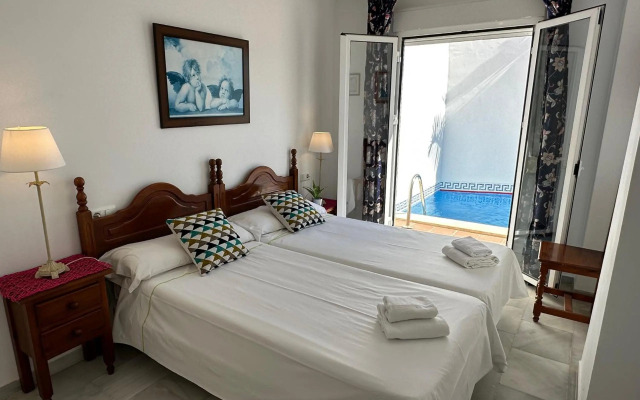 Spacious family villa Aljamar 8a