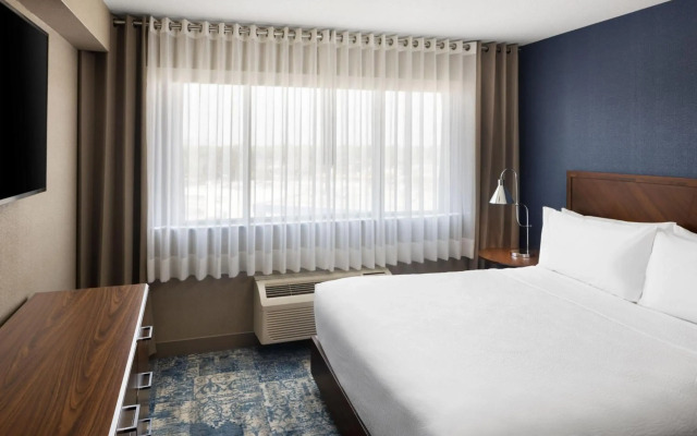 Four Points by Sheraton Edmonton South