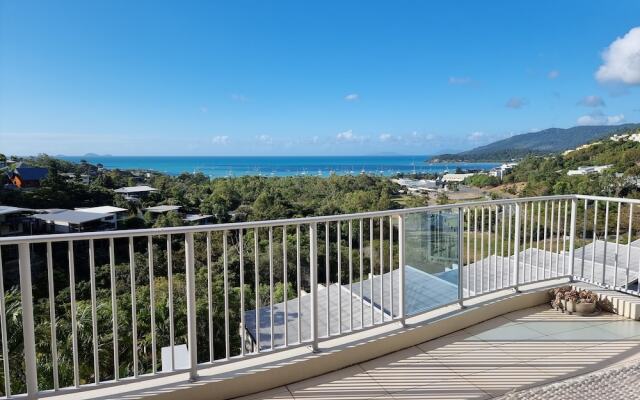 Grand Mercure Azure Sea Whitsundays