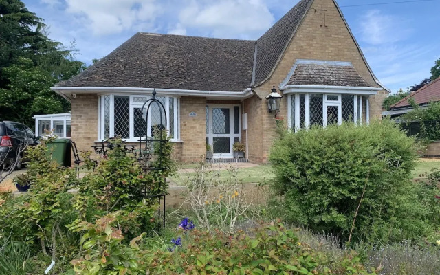Vale of Belvoir Idilic Country Village Retreat