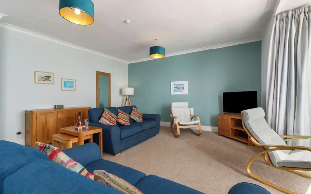 5 Paragon Court - Sea Front Apartment