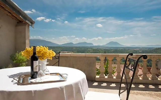 Six chandelles m'étaient comptées