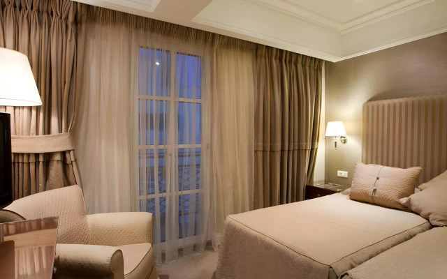 Hera Hotel