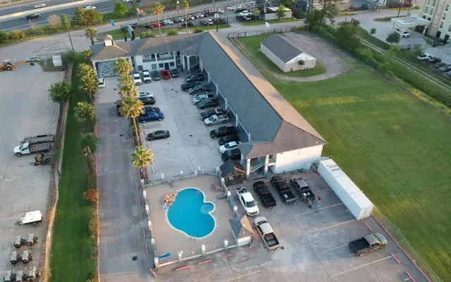 Sunrise Inn & Suites