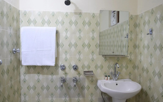 OYO 12157 Hotel Annapurna Guest House