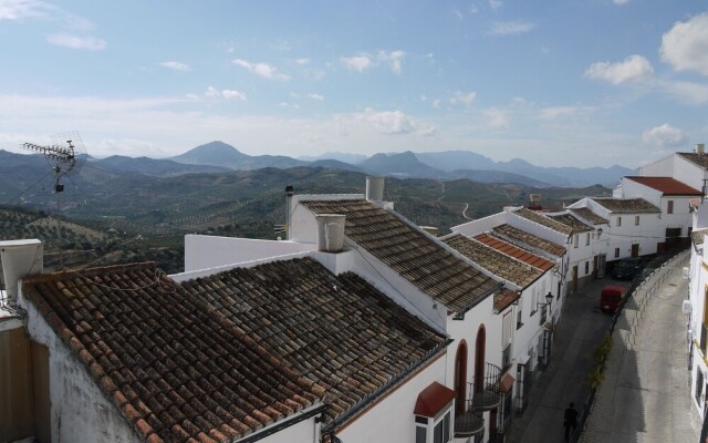 Lemon Tree Patio is a Delightful Home in Olvera, Cadiz Andalucia, Spain