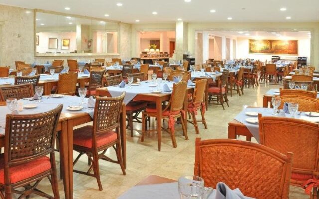 Radio Hotel Resort & Convention
