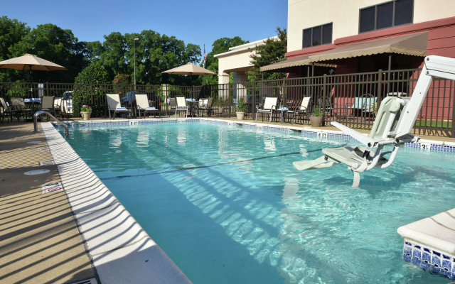 Hampton Inn & Suites Alexandria