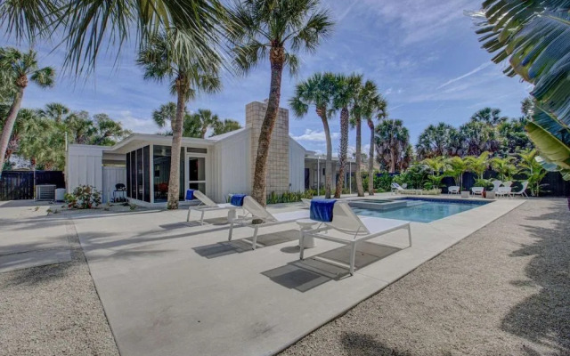 Majestic Coastal Escape