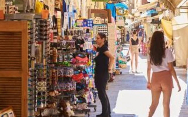 Best Family Friendly Villa Near Lake Kournas