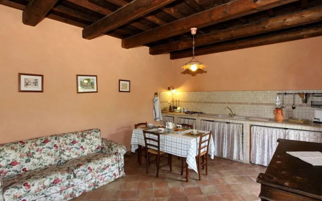 Cozy Cottage in Abbateggio with Garden
