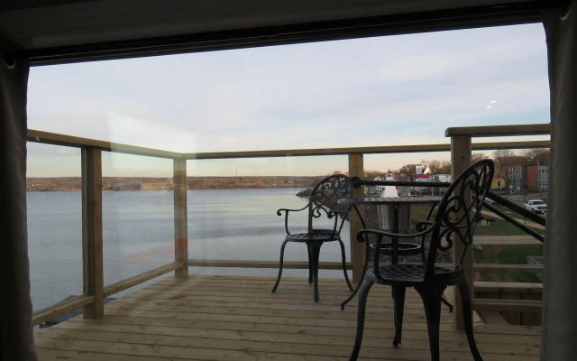 Fundy Complex Dockside Suites