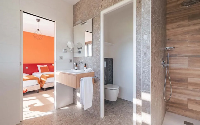 Villa 4 Bedrooms 8 PAX