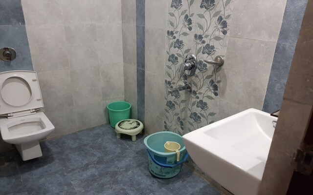 OYO 23649 Hotel Anand