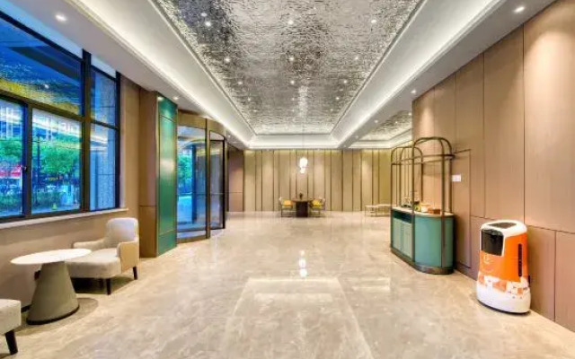 Orange Hotel (Hangzhou Xiaoshan Binkang Road Subway Station)