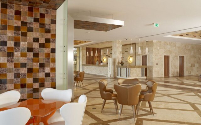 Real Marina Hotel & Spa