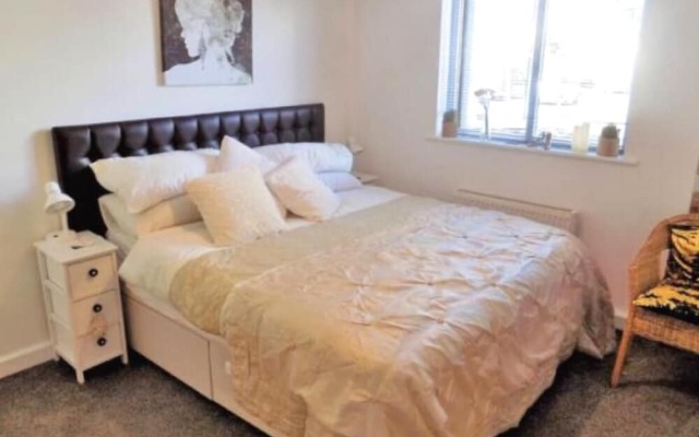 Cardiff Central Apartment