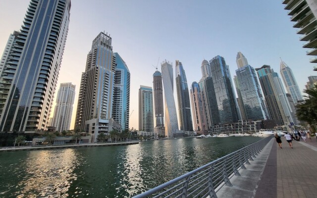 Business Backpackers JBR Hostel