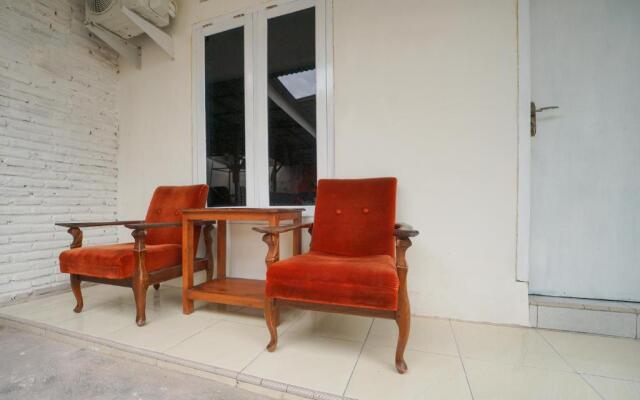 OYO 2937 Nindy Residence 2