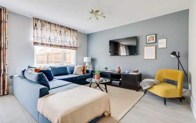 Stylish 4-br House - Free Parking Nice Garden