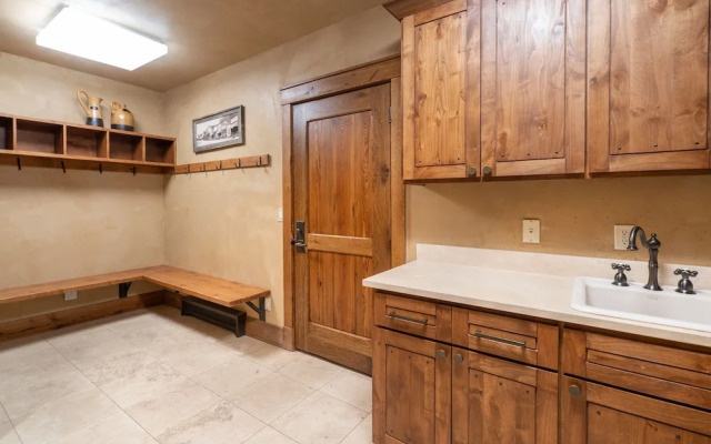 Alpenglow - 5 Br Home