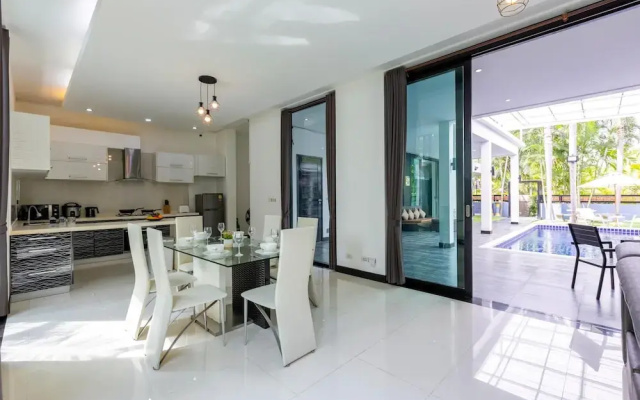 4 Bedroom Modern Pool Villa BL10