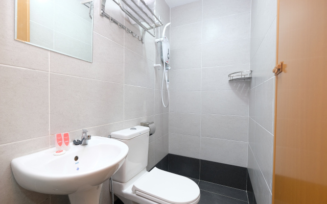 OYO 44043 First Garden Hotel