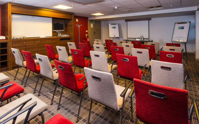 Holiday Inn Express East Midlands Airport by IHG