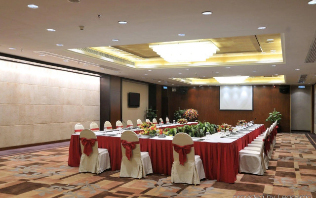 Parklane Hotel