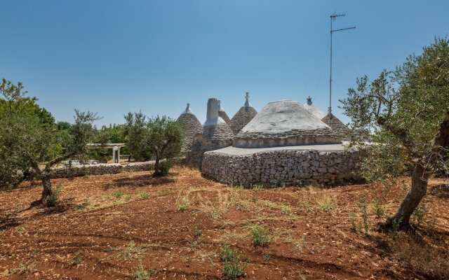 2496 Trullo Chiaro di Luna by Perle di Puglia
