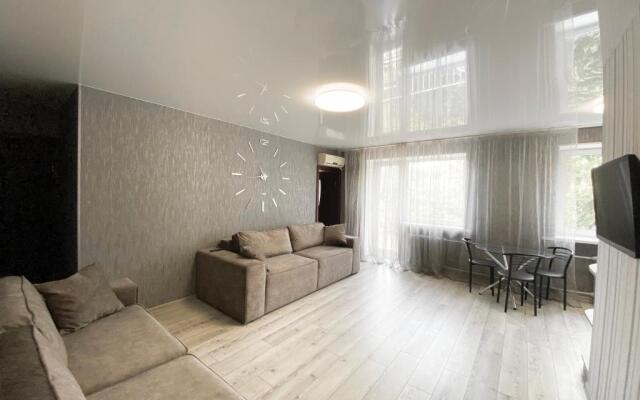 2-bedroom Lux Most City Area Nebereznaya Riv'era