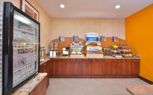 Holiday Inn Express Laguardia Airport by IHG