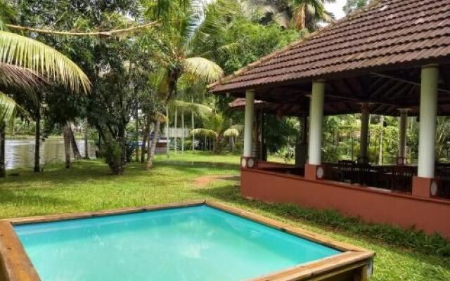 Palmgrove Lake Resort