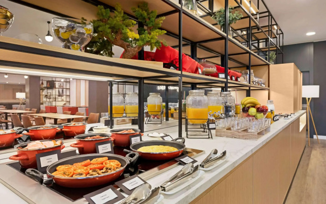 Ramada by Wyndham Valencia Almussafes