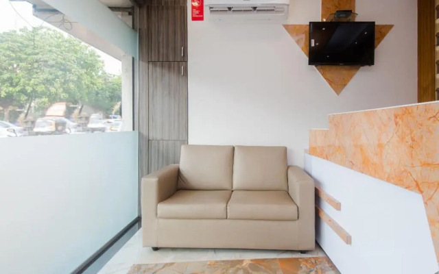 Golden Arch By OYO Rooms