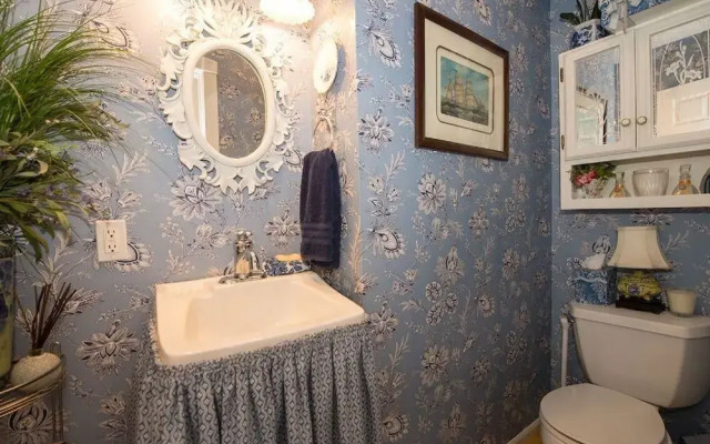 Beautiful Waterfront Colonial