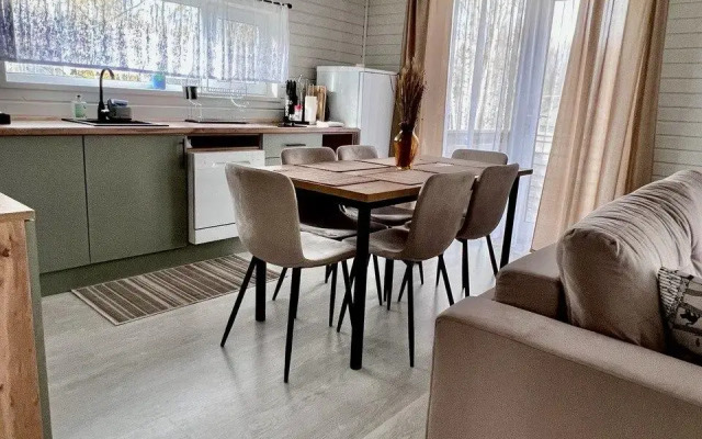 Sreda Green Lounge (Barnhouse 364)