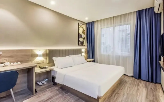 7 Days Inn (Rongchang Commercial Pedestrian Street)